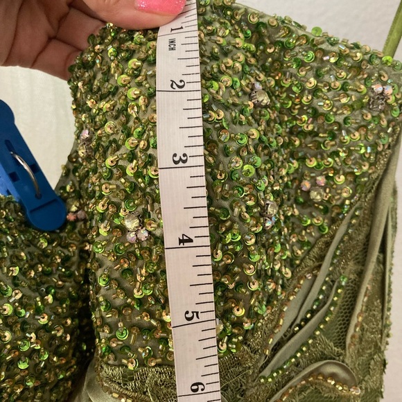 Lace Green Medium Especial Ocassion Gown Size Medium - Picture 10 of 12